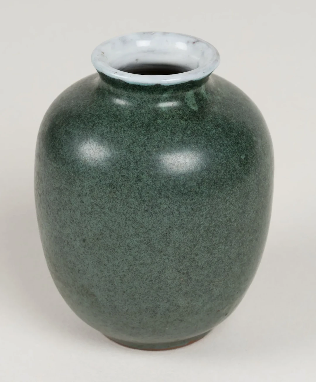 W. HEUFELDER (*1926), Small green vase, circa 1970, stoneware Walter