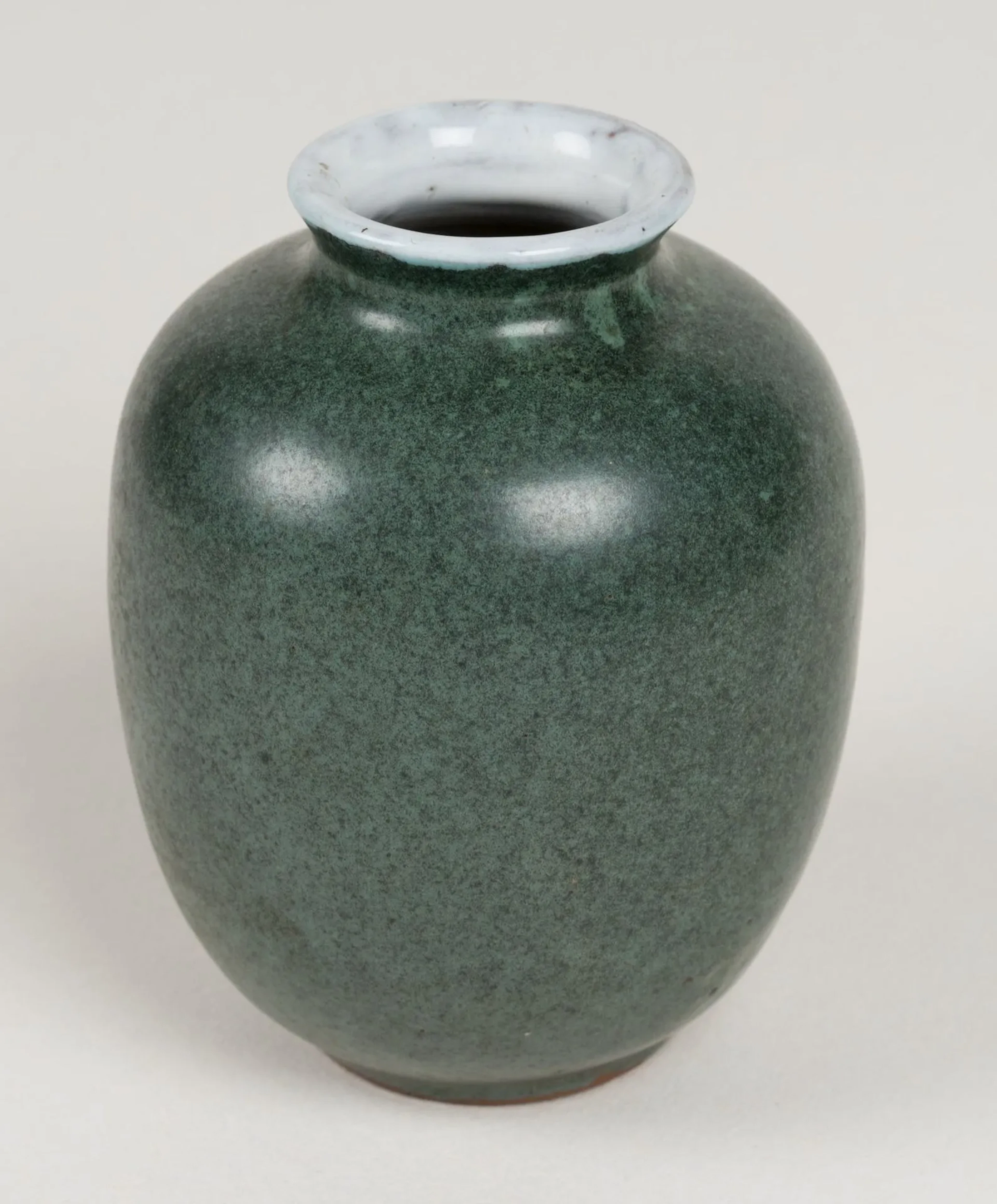 W. HEUFELDER (*1926), Small green vase, circa 1970, stoneware Walter