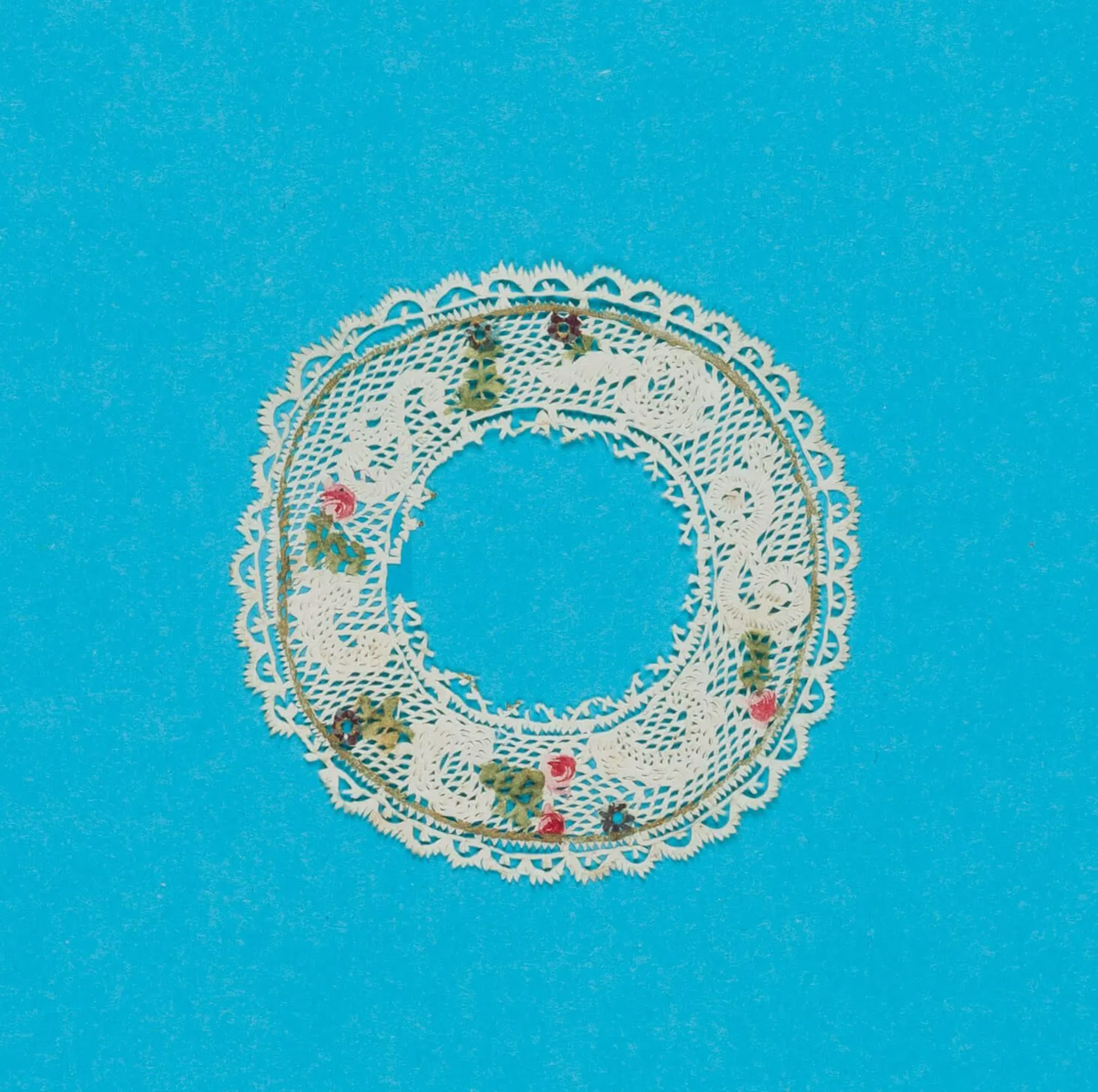 Unknown (19th century), Wreath-shaped paper doily with flowers, around