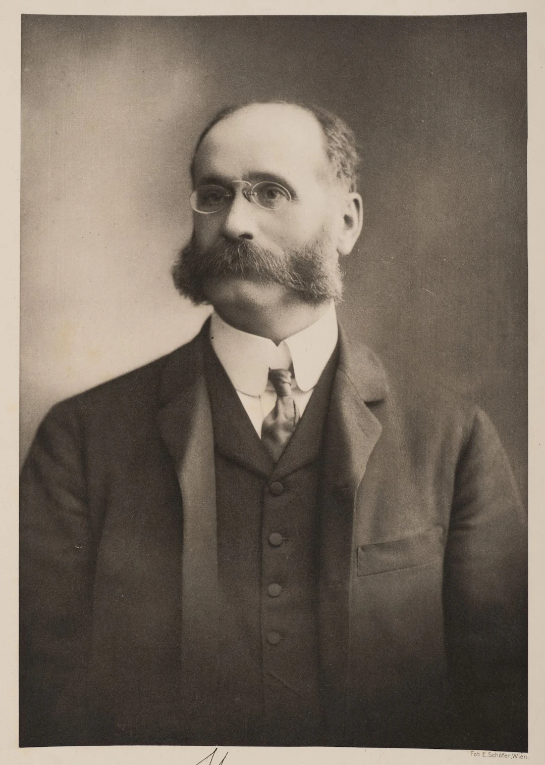 E. SCHÖFER (20th), Portrait of a gentleman, Photogravure Eugen Schöfer