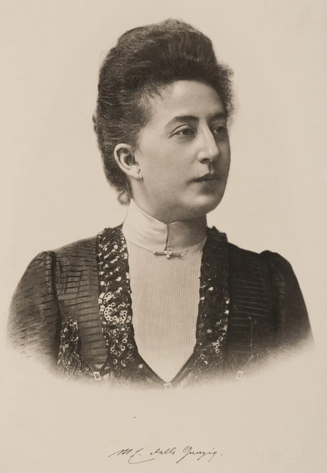 Unknown (19th), Portrait of a young woman, Photogravure Unknown (19th