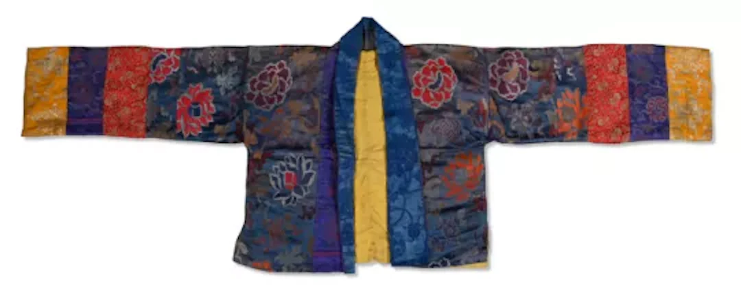 A Tibetan silk Chuba, Late Qing dynasty, circa 1910