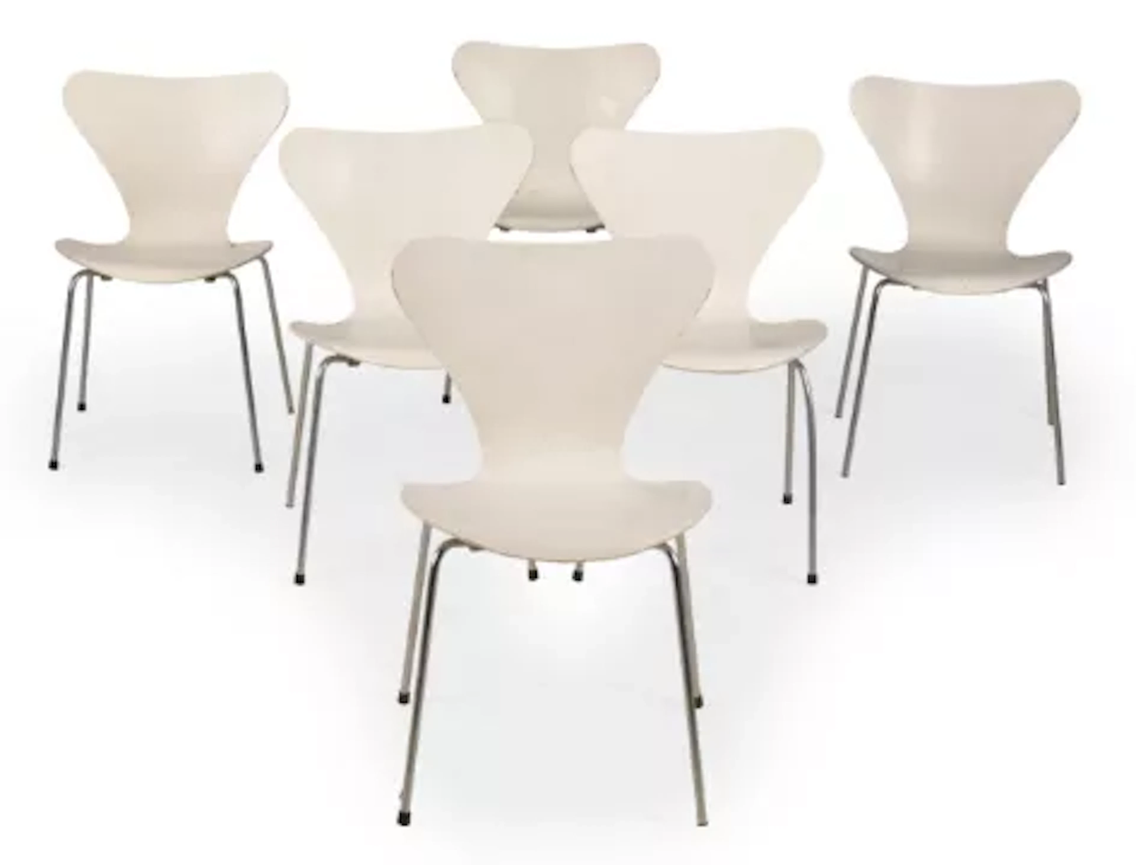 ARNE JACOBSEN (DANISH, 1902-1971), SIX MODEL 3107 CHAIRS, DESIGNED