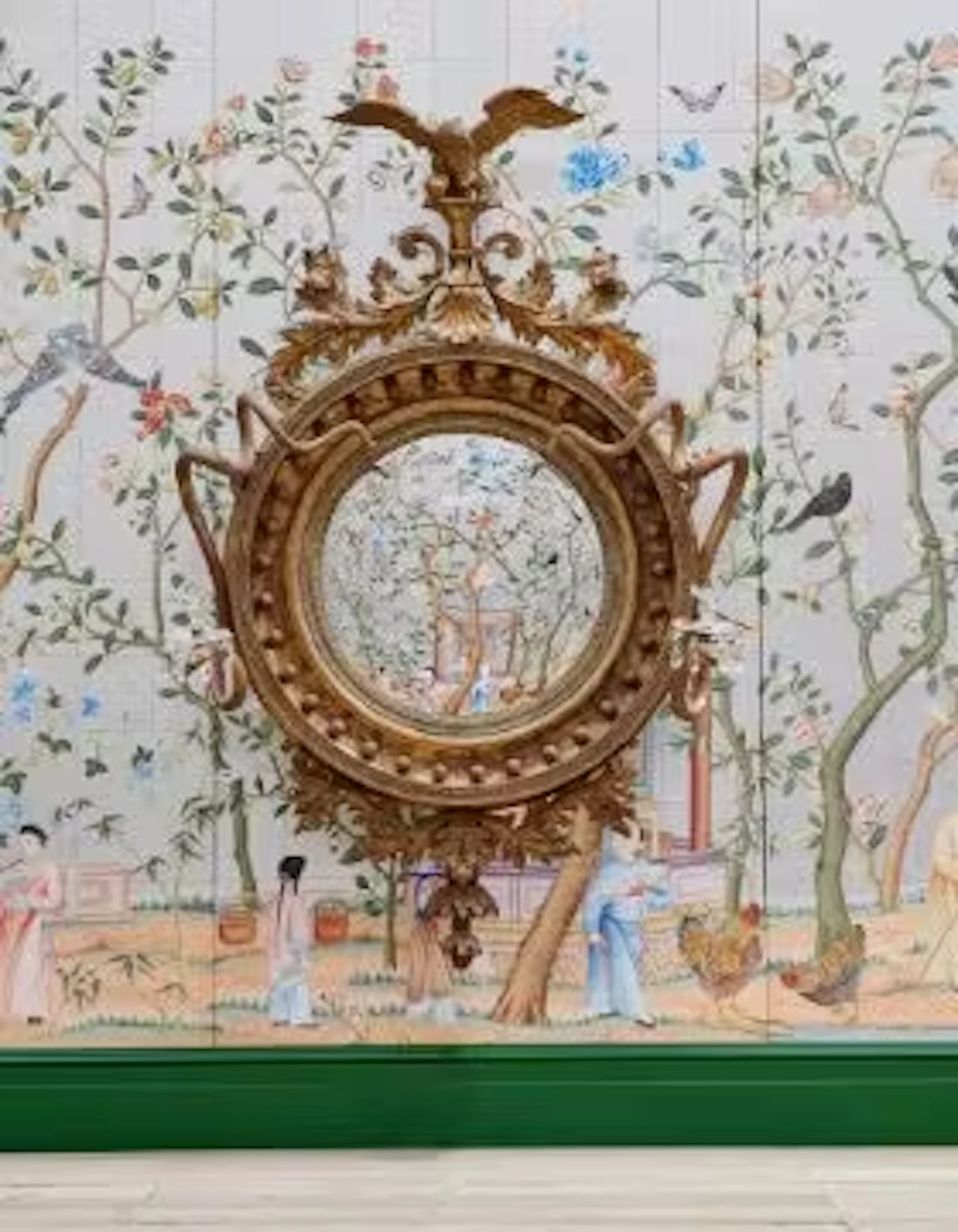 A LARGE AND IMPRESSIVE GEORGE III GILTWOOD CONVEX MIRROR, CIRCA 1810