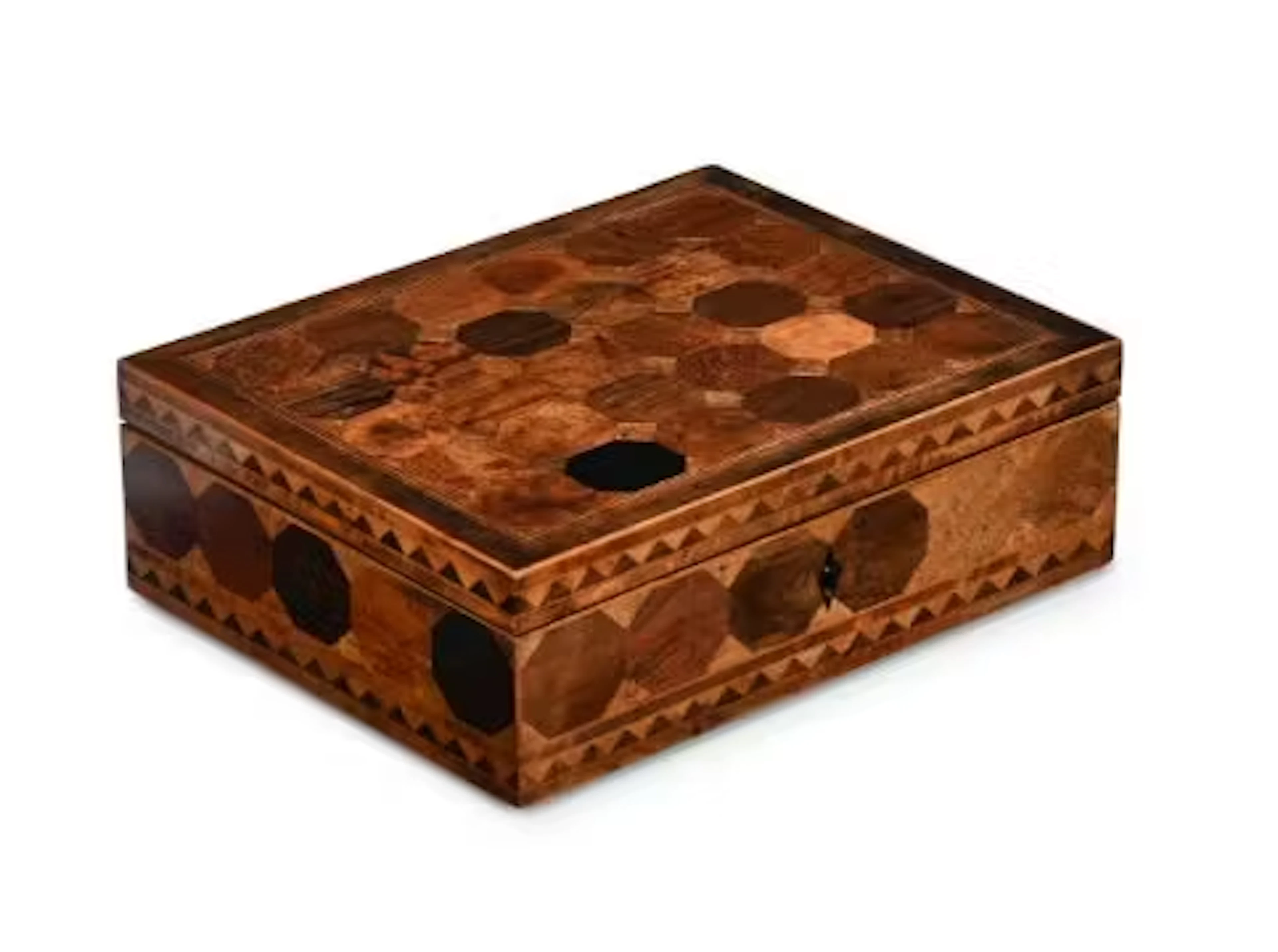 Y A RARE GEORGE III SPECIMEN TIMBER PARQUETRY BOX, ALMOST CERTAINLY