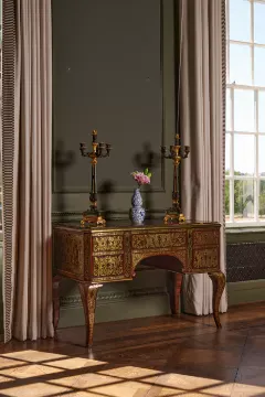 Y A FINE WILLIAM IV ROSEWOOD AND BRASS MARQUETRY WRITING TABLE, CIRCA 1830