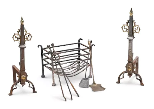Y A PAIR OF ARTS & CRAFTS STEEL AND BRASS GOTHIC ANDIRONS, TOGETHER