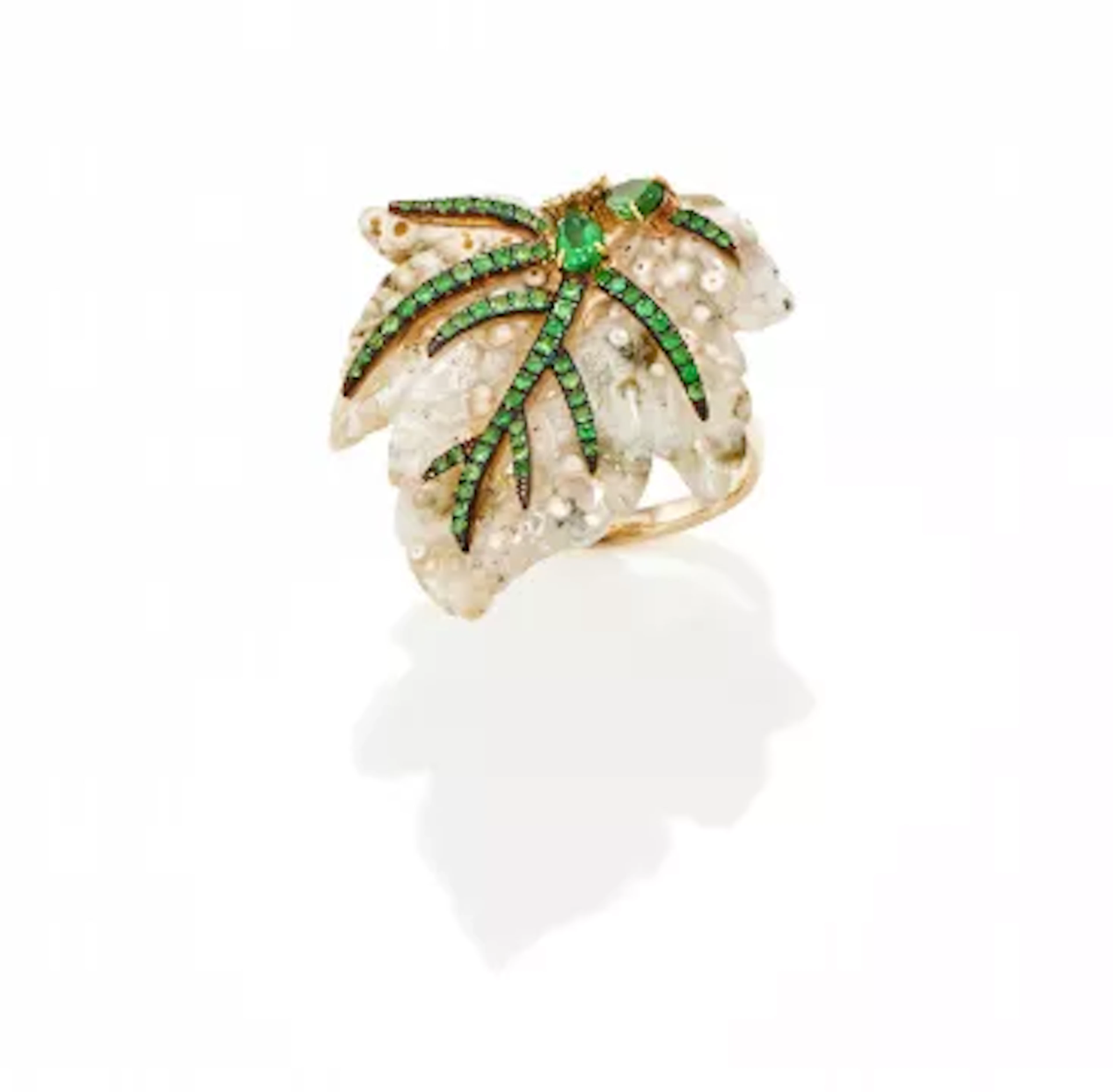 A TSAVORITE GARNET, DIAMOND AND JASPER DRESS RING