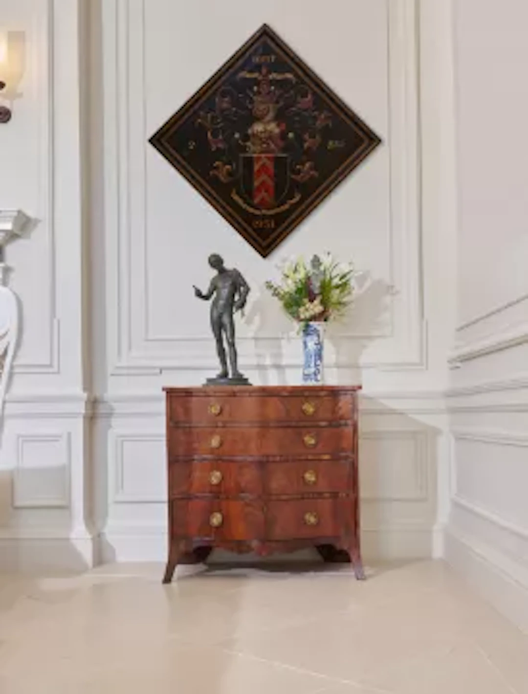 Y A GEORGE III MAHOGANY AND GONCALO ALVES CROSSBANDED SERPENTINE FRONTED