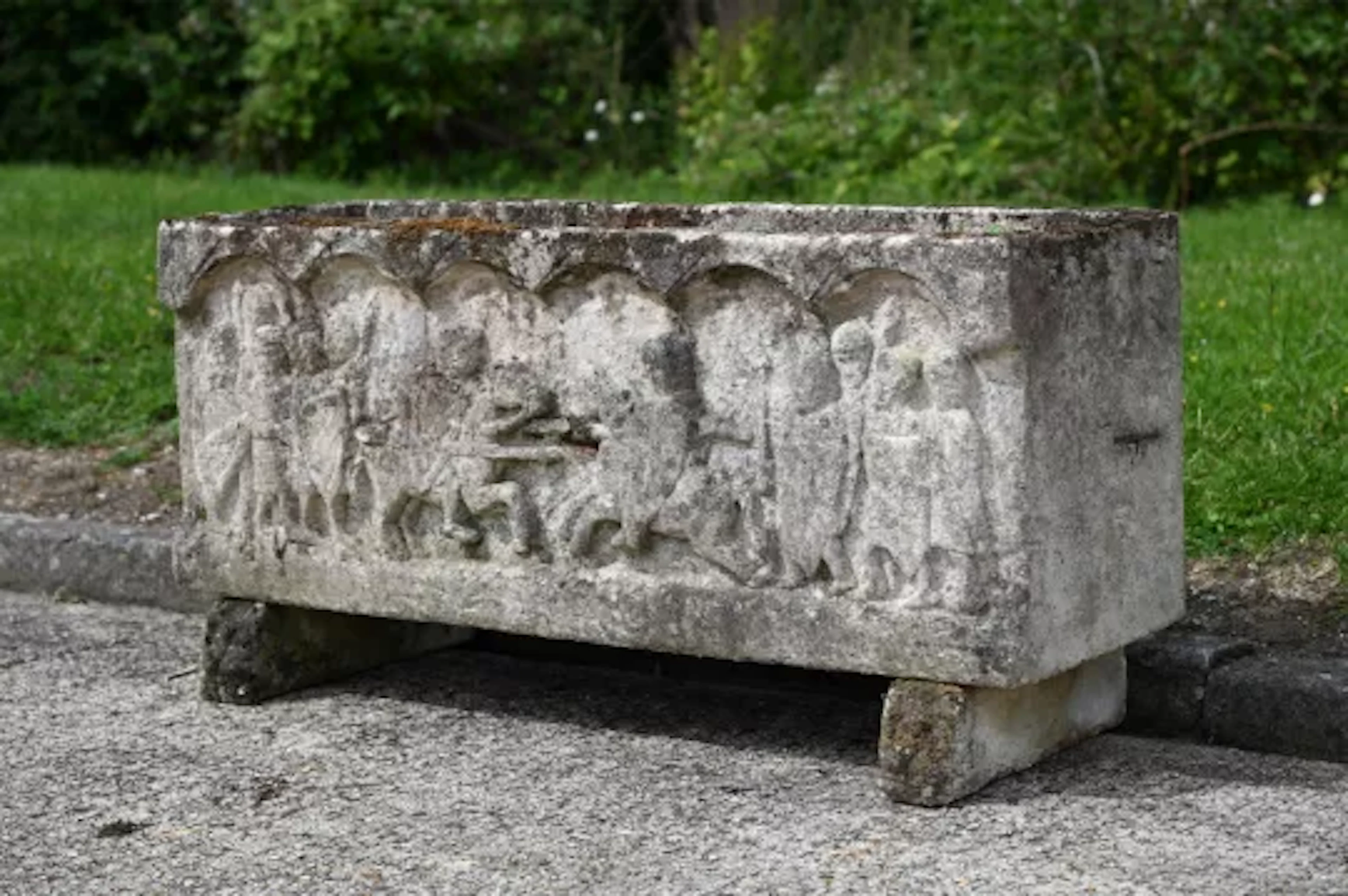A RECTANGULAR COMPOSITION STONE PLANT TROUGH, FIRST HALF 20TH CENTURY