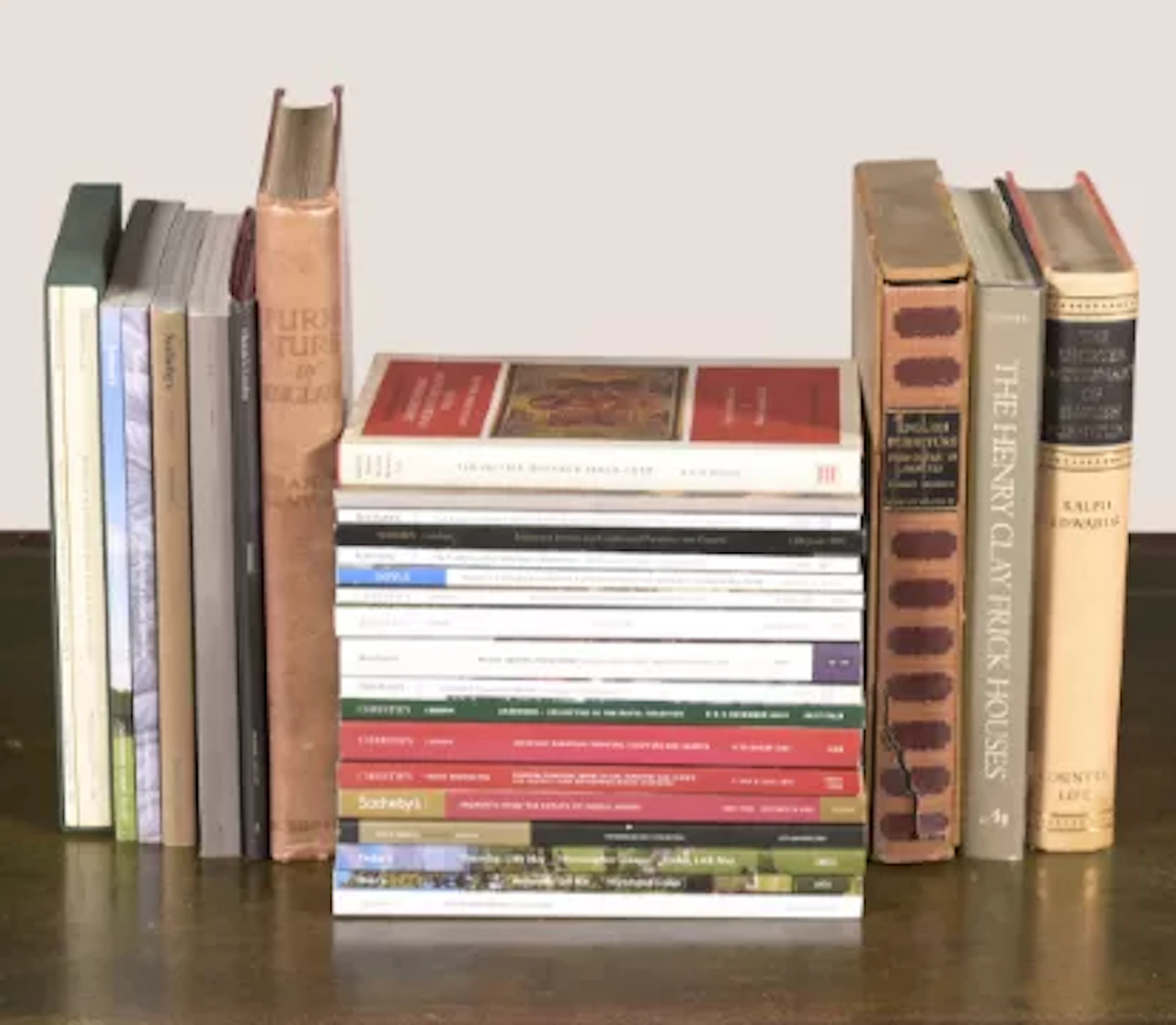 Ɵ A COLLECTION OF ENGLISH AND AMERICAN FURNITURE AND WORKS OF ART