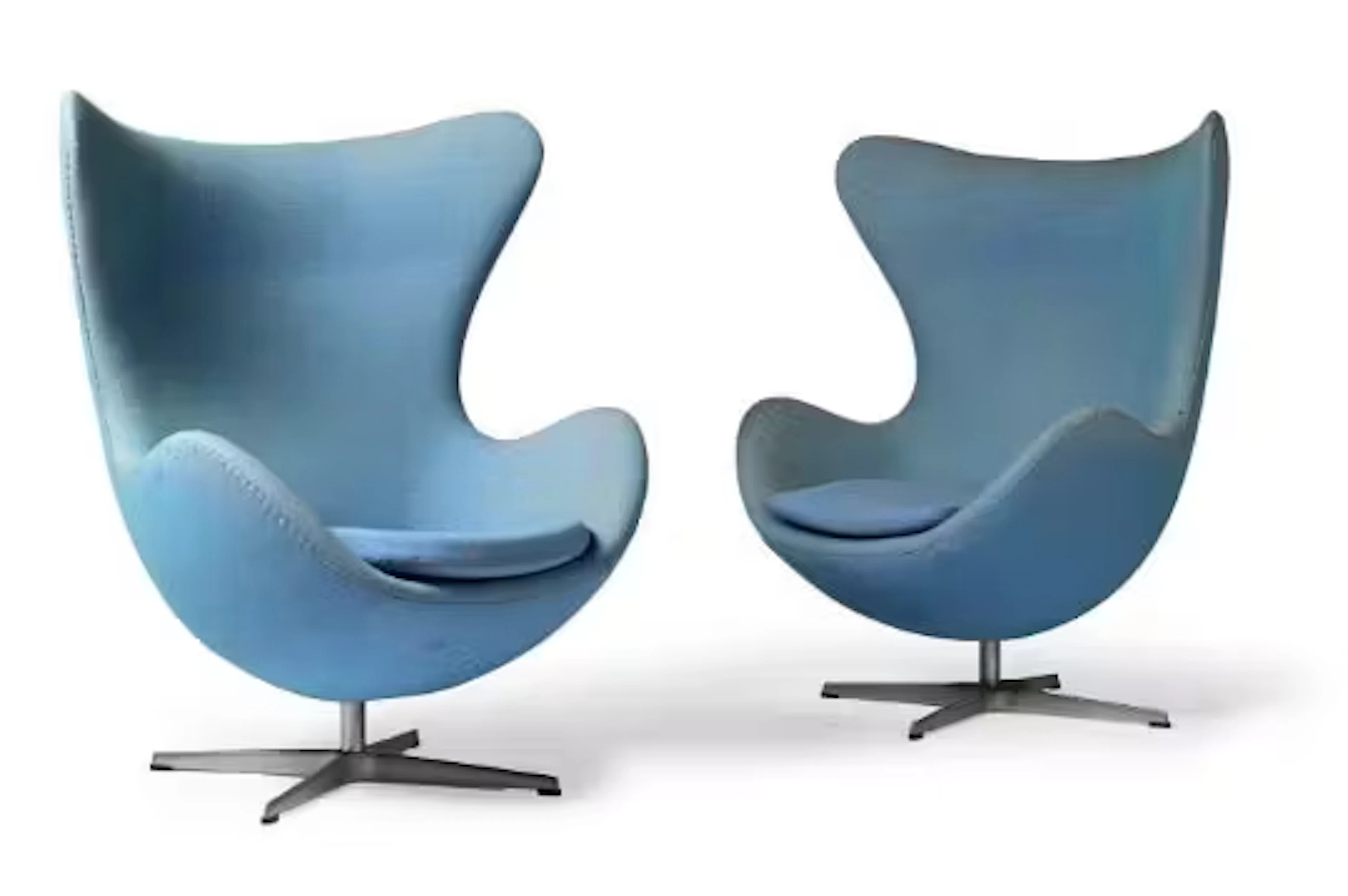 ARNE JACOBSEN (DANISH, 1902-1971), A PAIR OF 'EGG' CHAIRS; DESIGNED