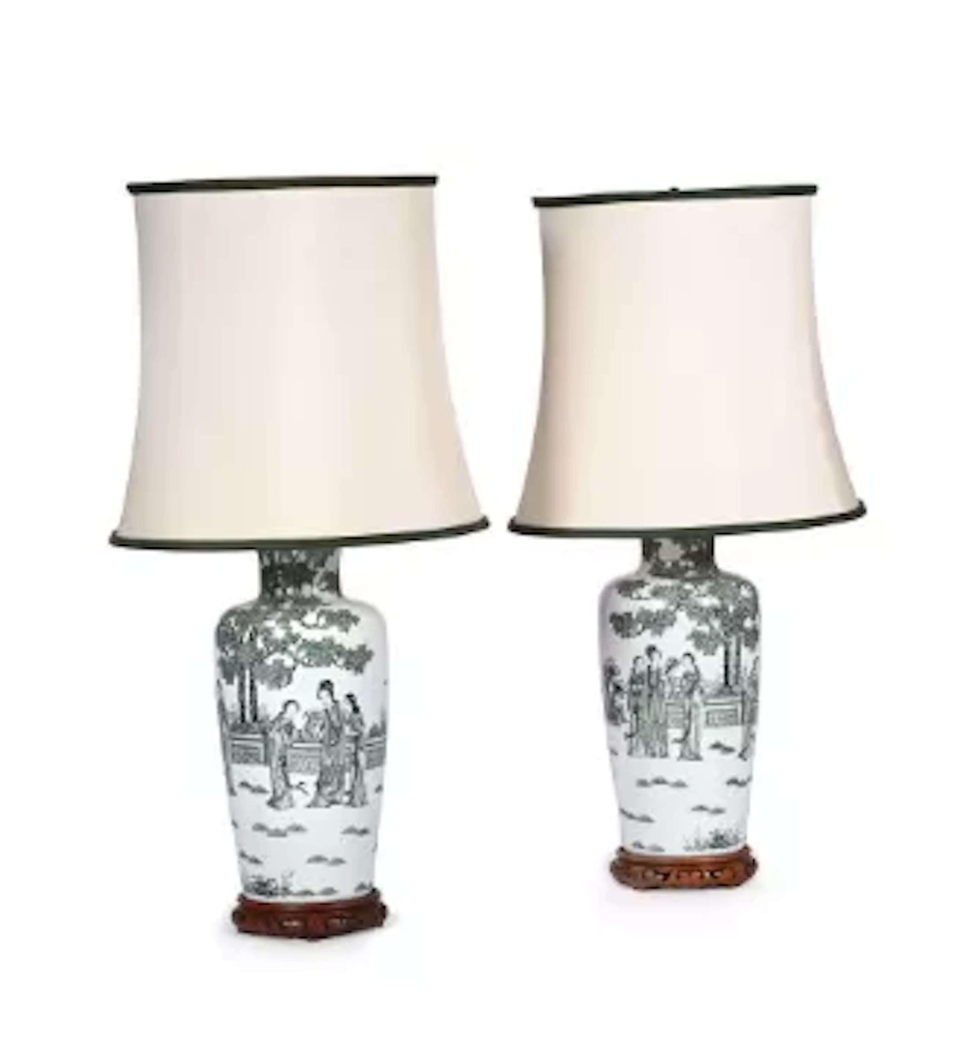 A PAIR OF ASIAN PORCELAIN SHOULDERED VASES, MODERN