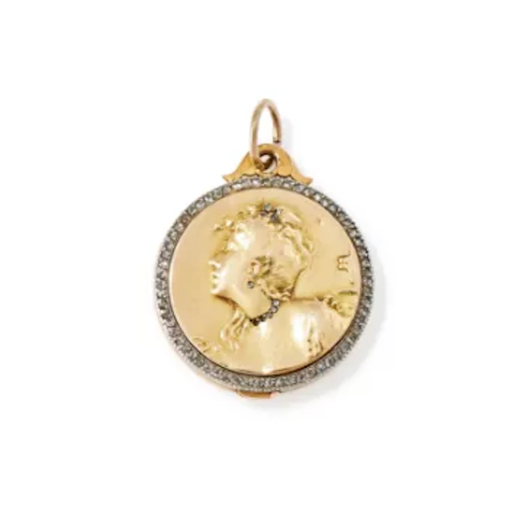 COMTE D'EPINAY DE BRIOT, AN ART NOUVEAU DIAMOND SET LOCKET, CIRCA 1900