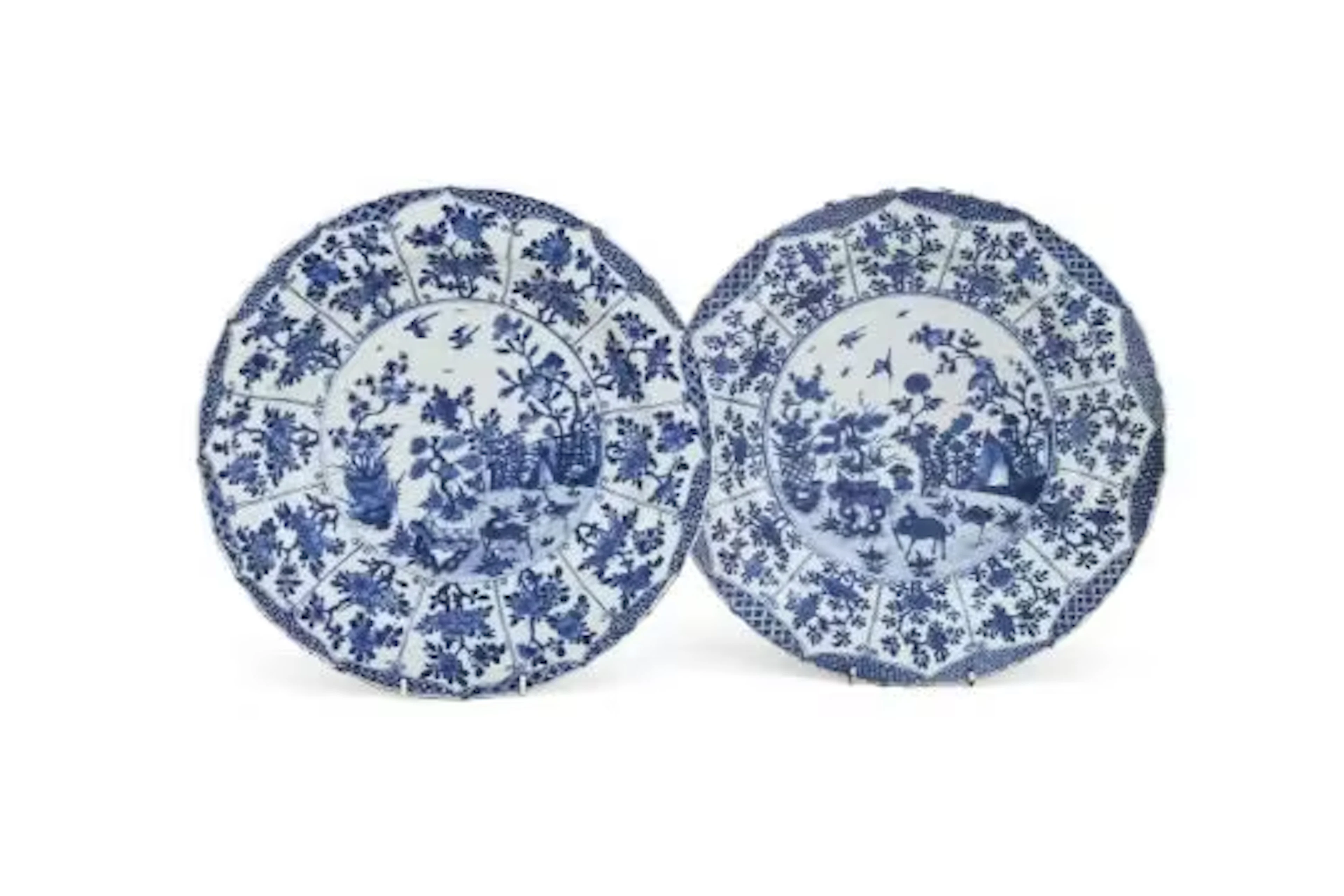 A pair of large Chinese blue and white dishes
