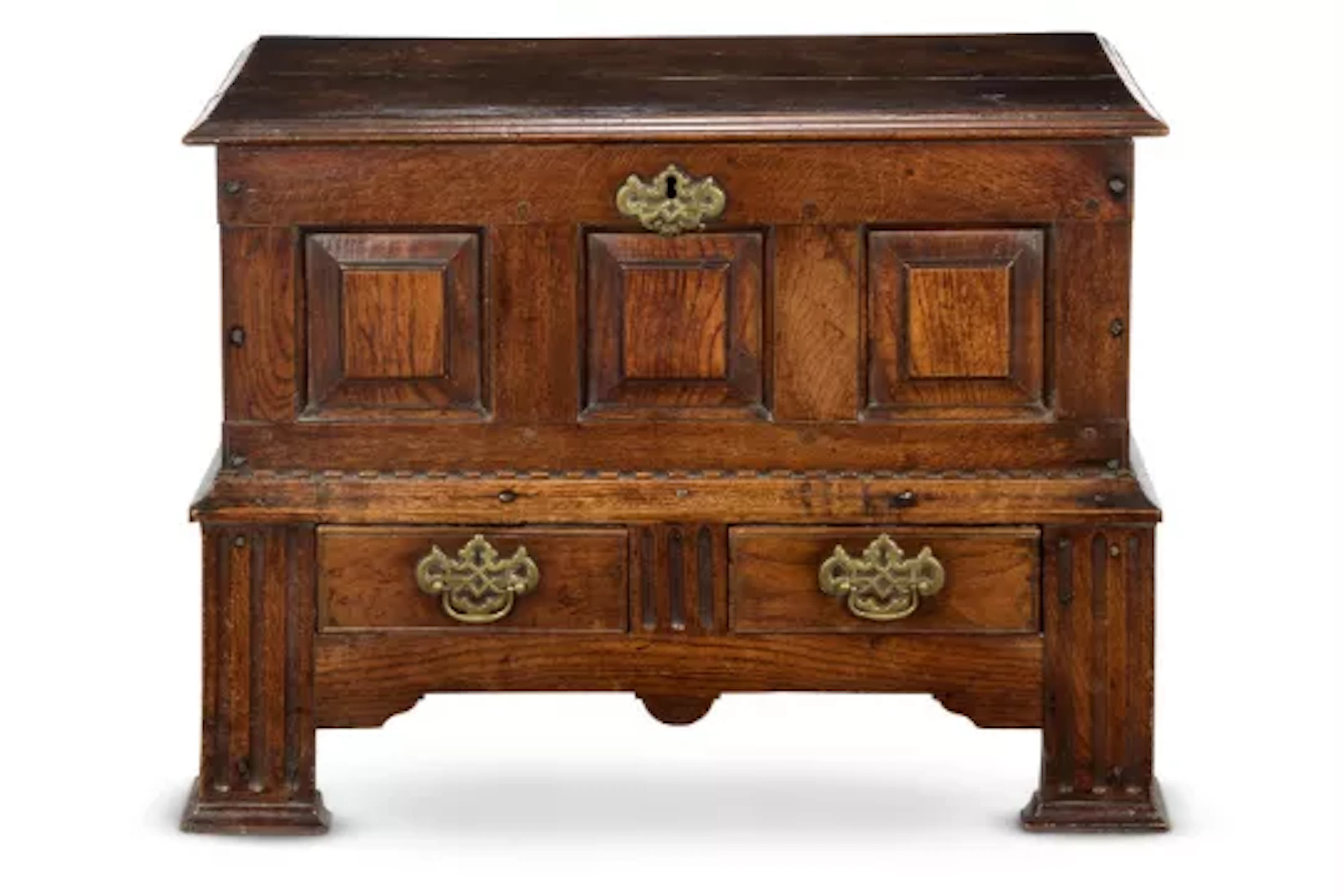 A WELSH GEORGE III OAK COFFOR BACH, LATE 18TH CENTURY
