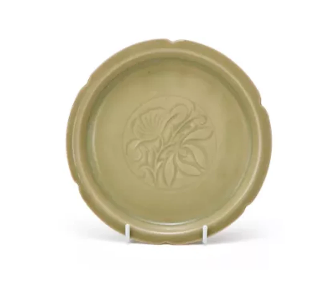 A rare Chinese Yaozhou celadon glazed lobed dish, Northern Song Dynasty