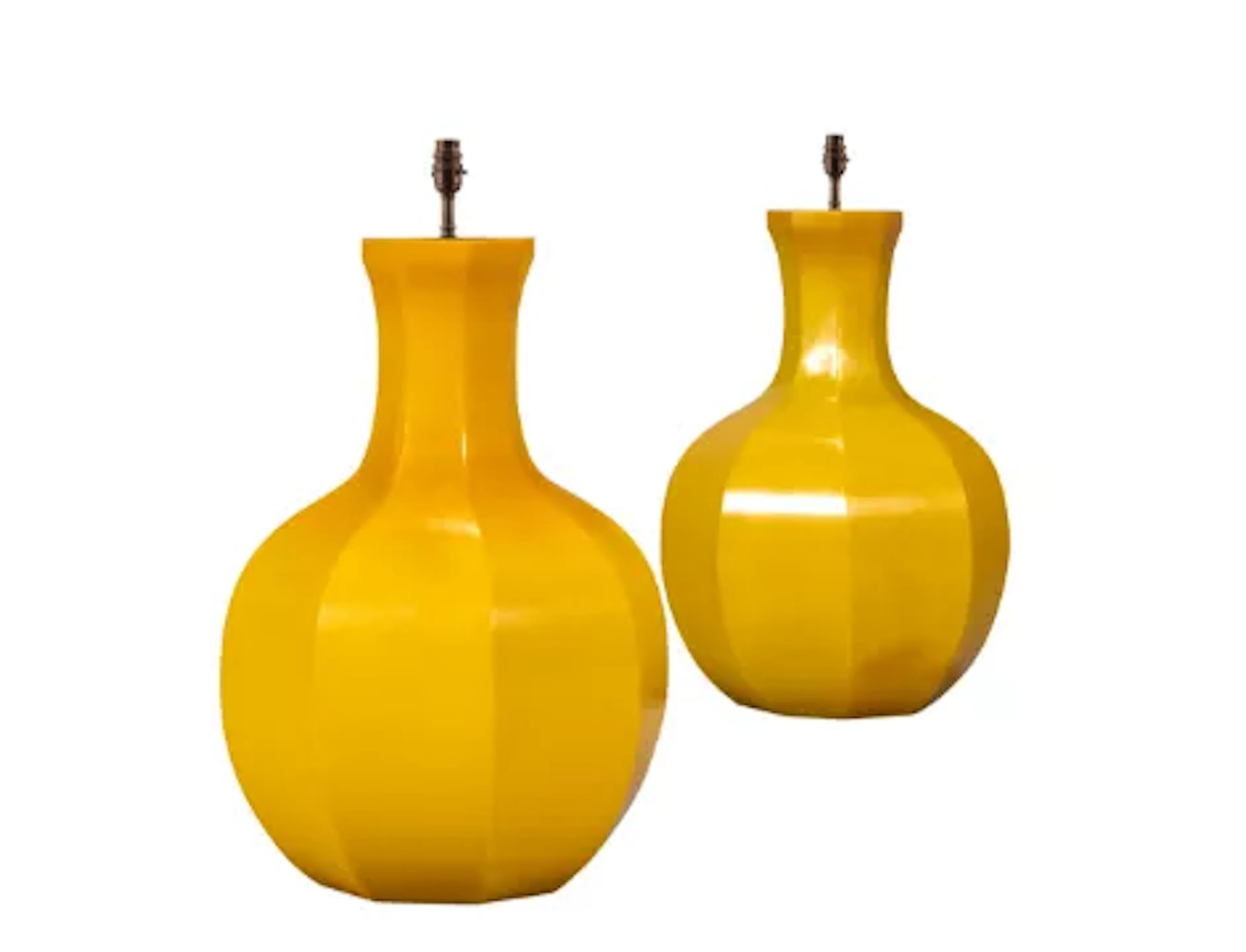 A PAIR OF CHINESE IMPERIAL YELLOW FACETED PEKING GLASS VASES, 19TH
