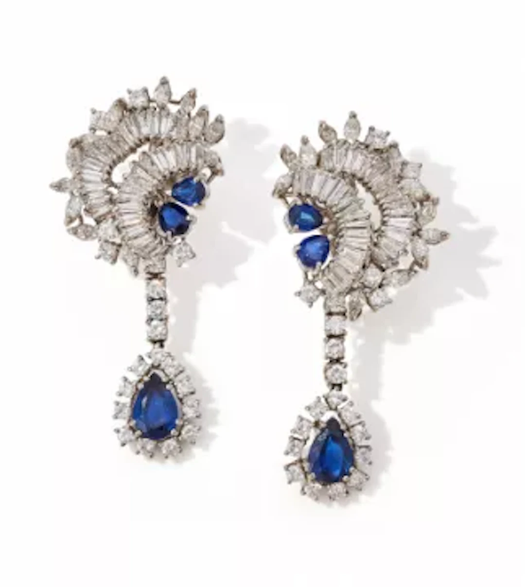 A PAIR OF SAPPHIRE AND DIAMOND EARRINGS