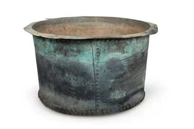 A LARGE COPPER CISTERN OR PLANTER, 19TH CENTURY