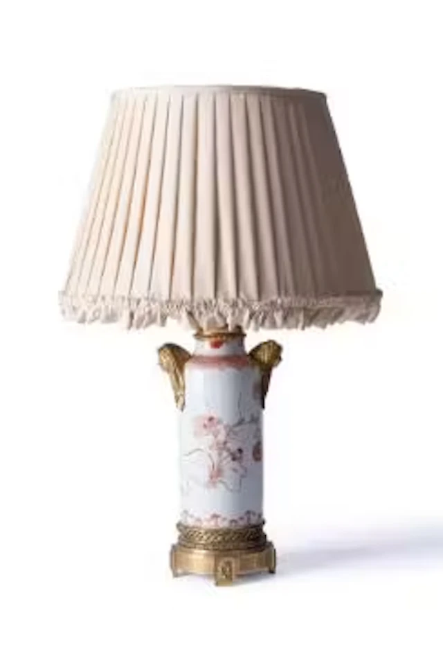 A CHINESE PORCELAIN VASE WITH GILT METAL MOUNTS FITTED AS A LAMP, KANGXI
