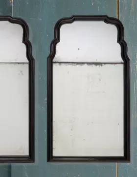 Y A PAIR OF EBONY FRAMED MIRRORS, MODERN, THE MIRRORS ANTIQUE MERCURY