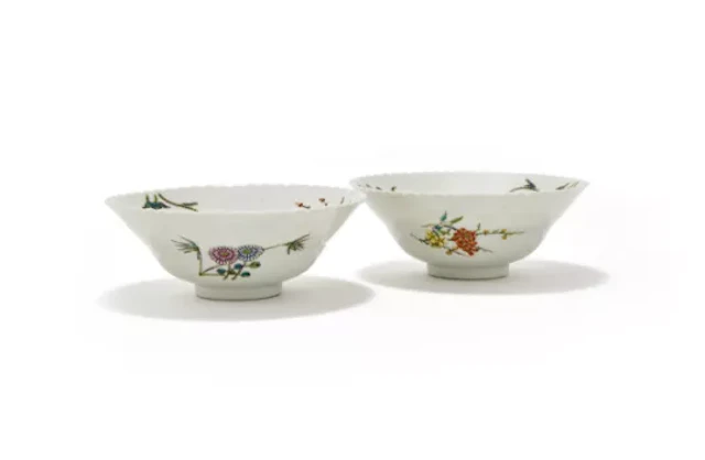A pair of Chinese Famille Rose bowls, Republican