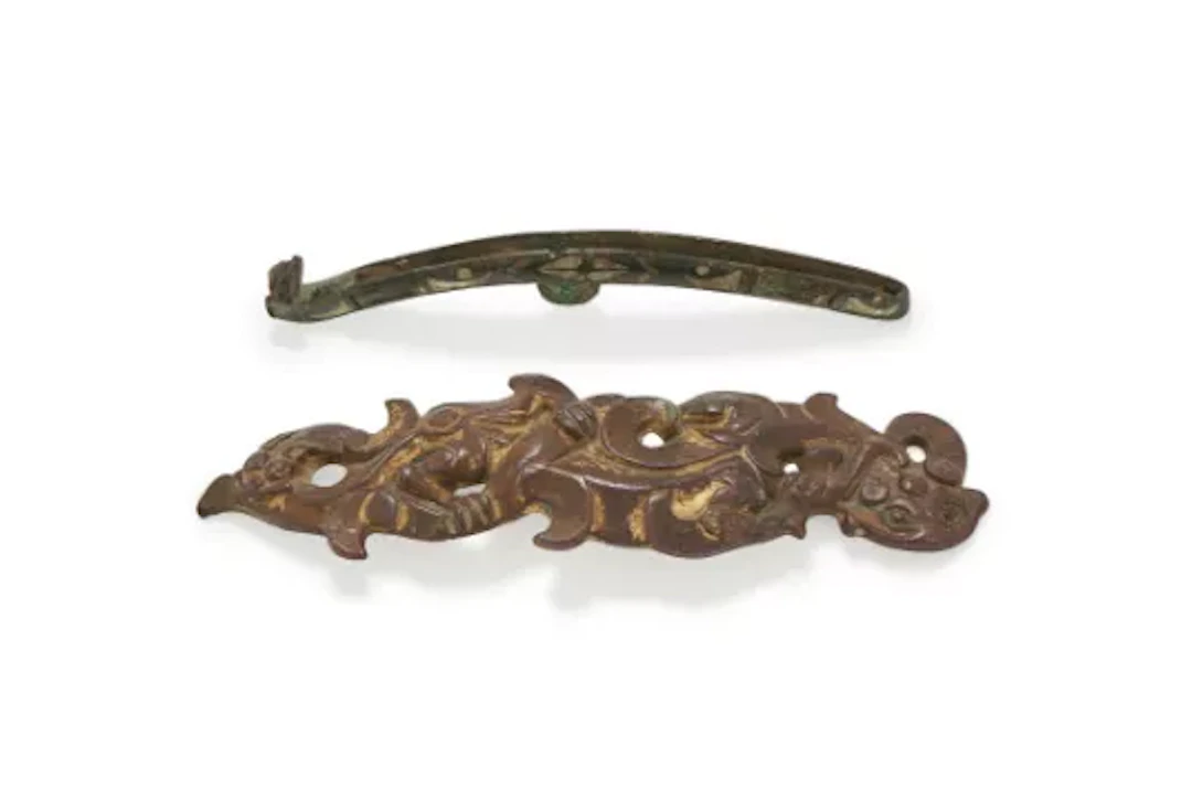 Two Chinese bronze belt hooks, Warring states or Han Dynasty