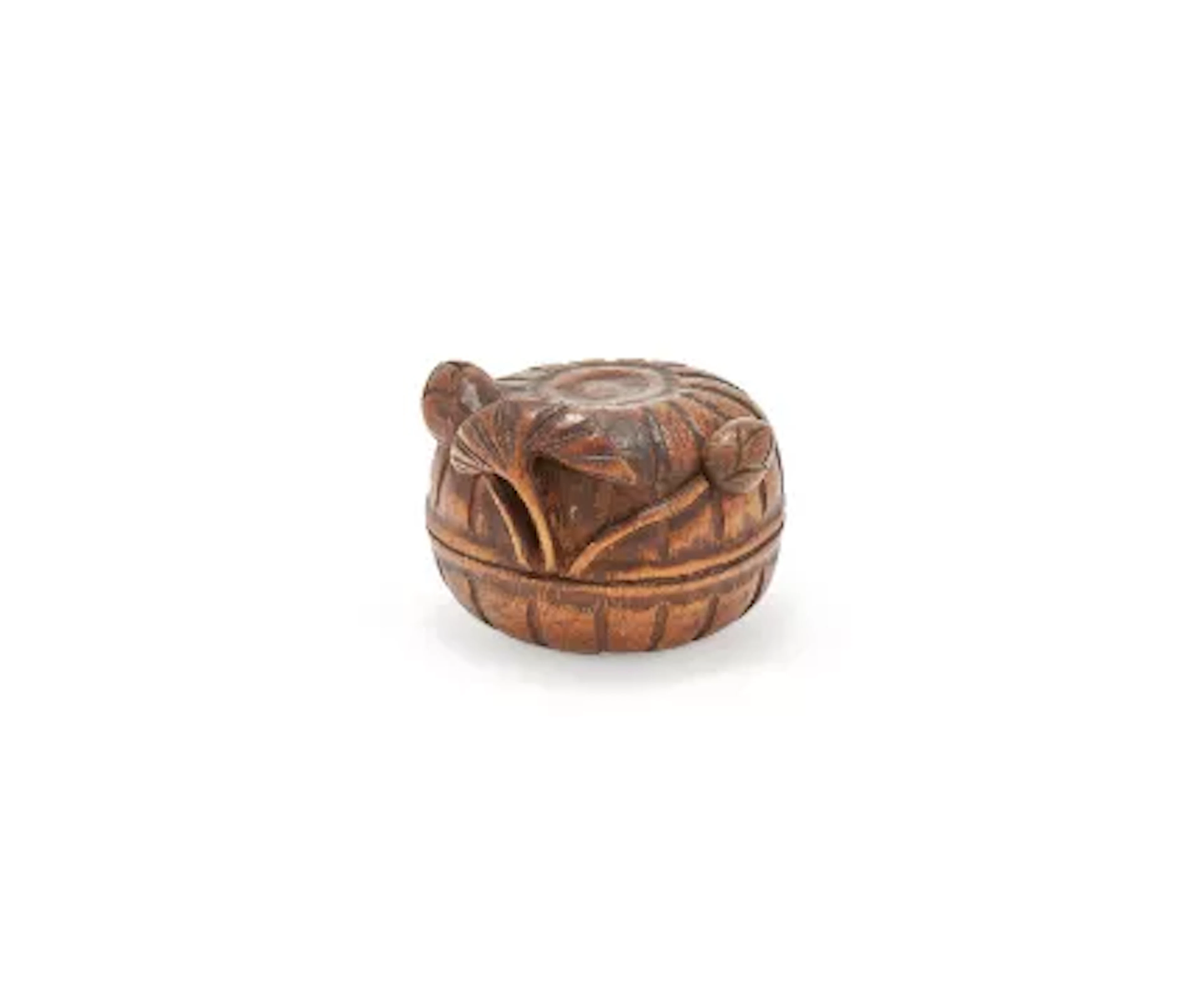 A small Chinese bamboo carving of a lotus box, Qing Dynasty