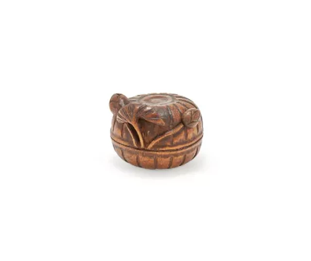 A small Chinese bamboo carving of a lotus box, Qing Dynasty