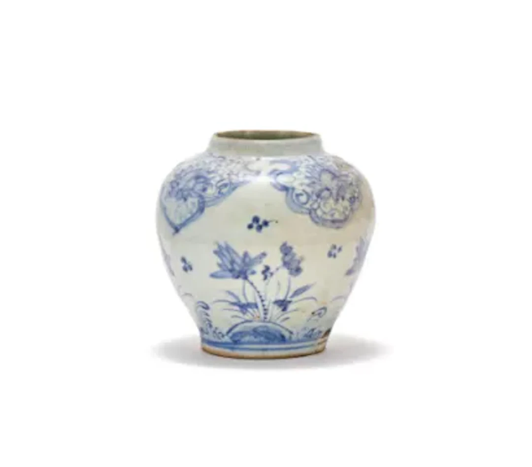 A Chinese blue and white jar, 15th or 16th century