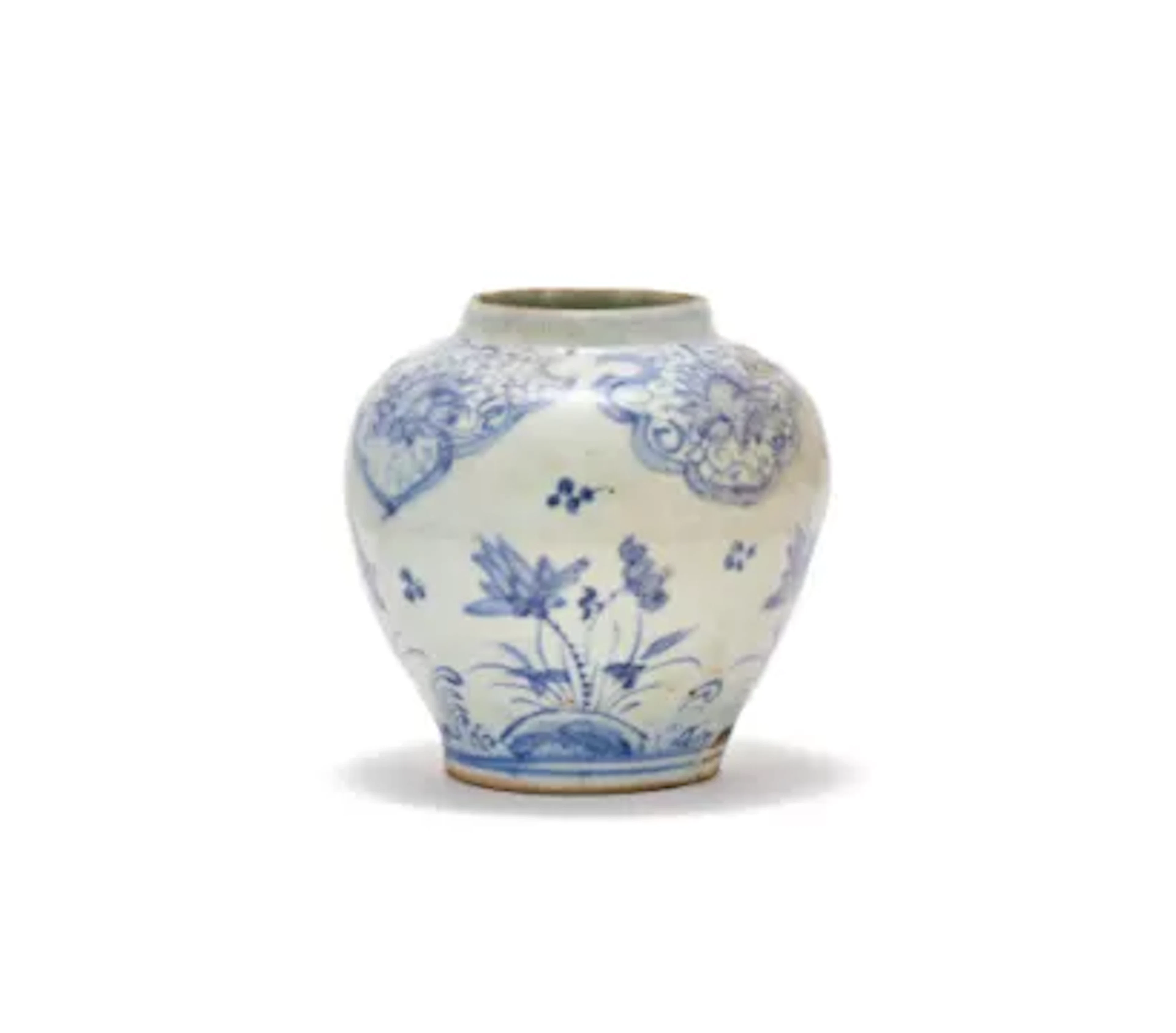 A Chinese blue and white jar, 15th or 16th century