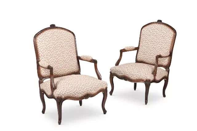 A PAIR OF WALNUT FAUTEUILS OF LOUIS XV STYLE, FRENCH, 19TH CENTURY