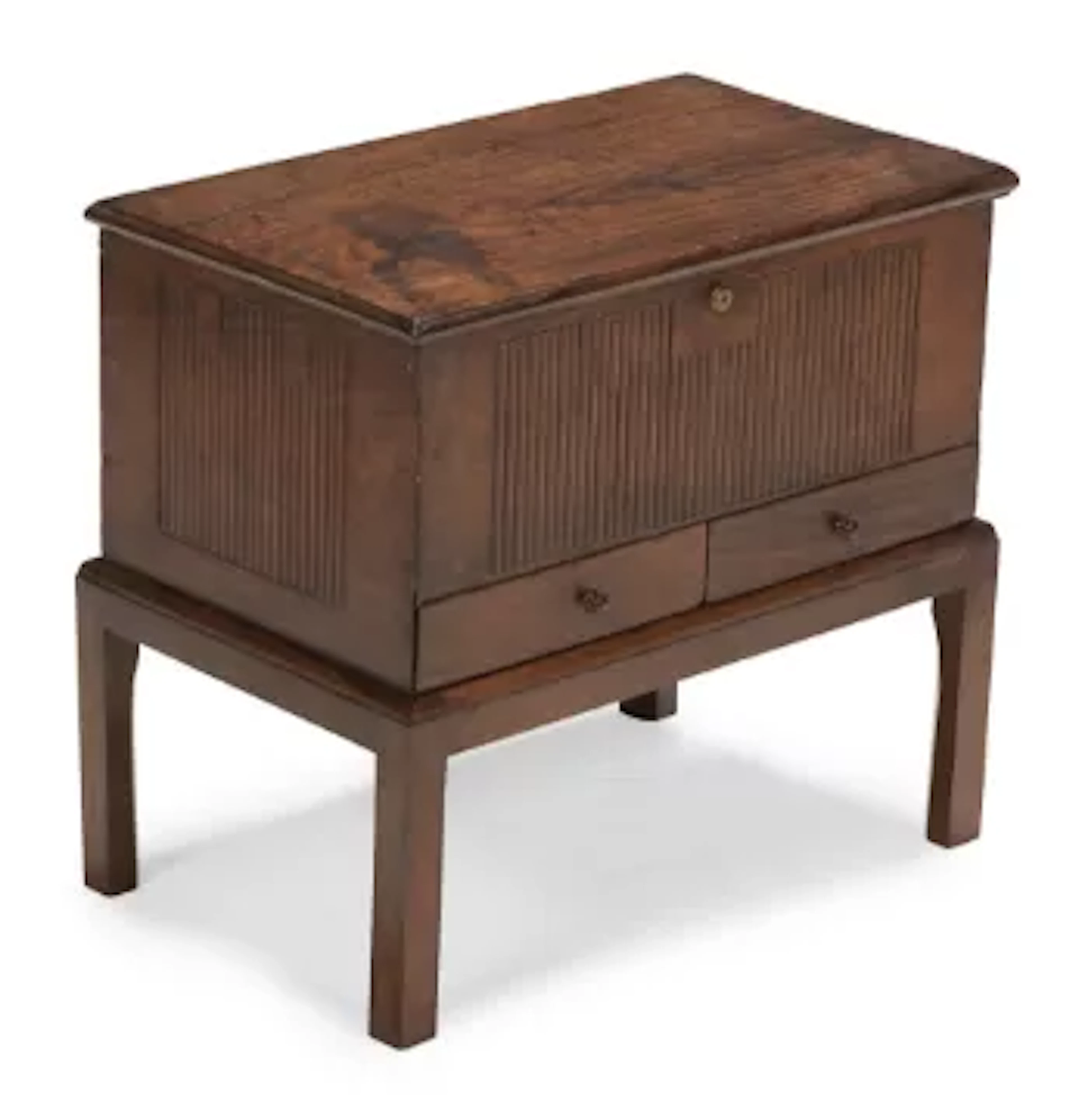 Y A CHINESE EXPORT PADOUK WOOD CHEST ON STAND, FIRST QUARTER 19TH CENTURY