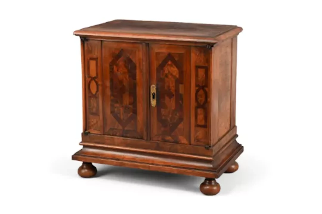 Y A CONTINENTAL WALNUT AND SPECIMEN MARQUETRY TABLE CABINET, PROBABLY