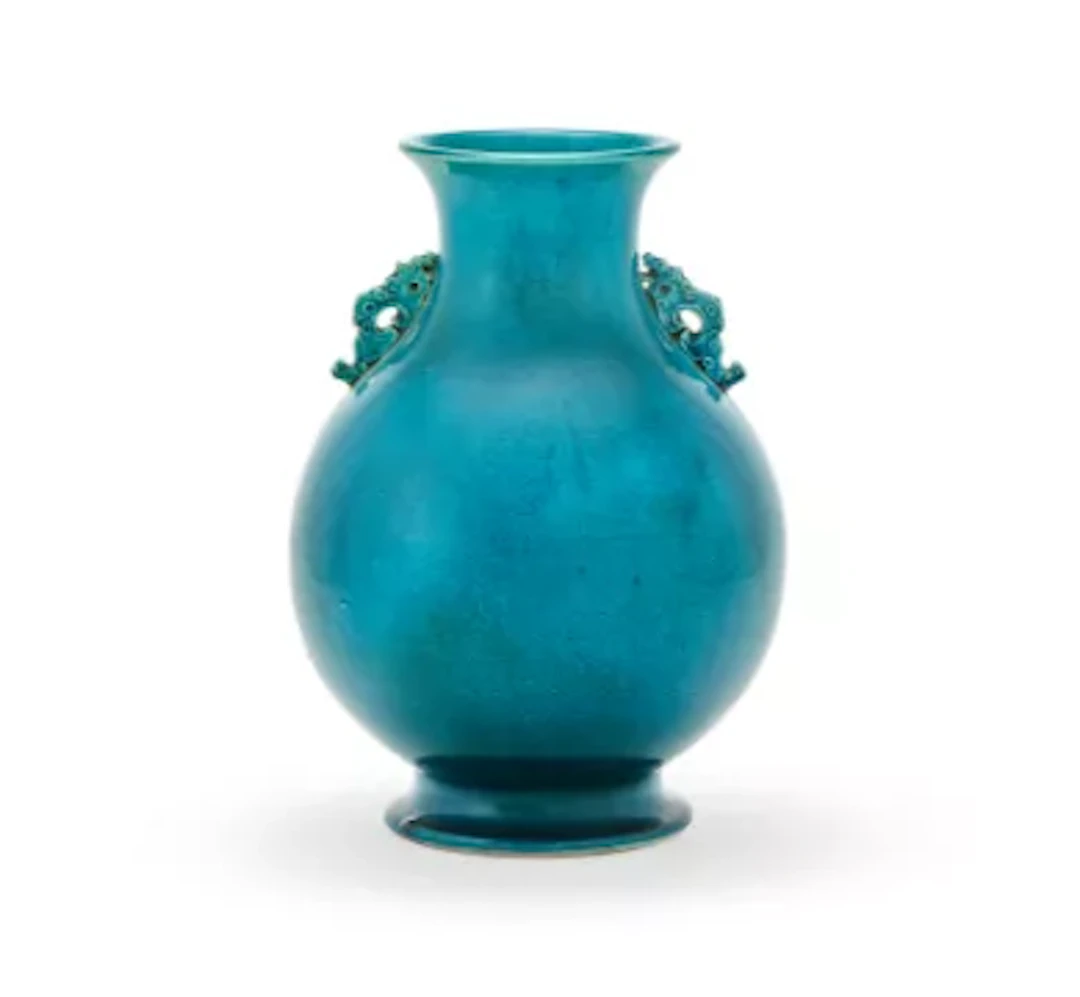 A Chinese turquoise crackle-glazed vase, Qing dynasty, 18th century