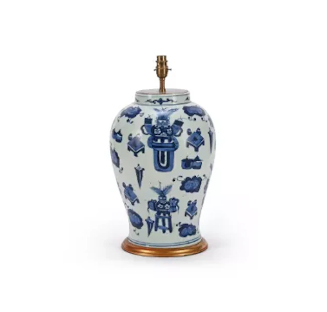 A CHINESE BLUE AND WHITE VASE