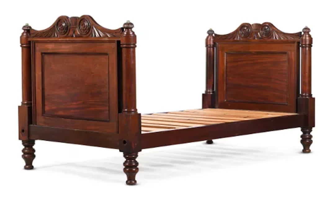 A MAHOGANY SINGLE BEDSTEAD, 19TH CENTURY AND LATER