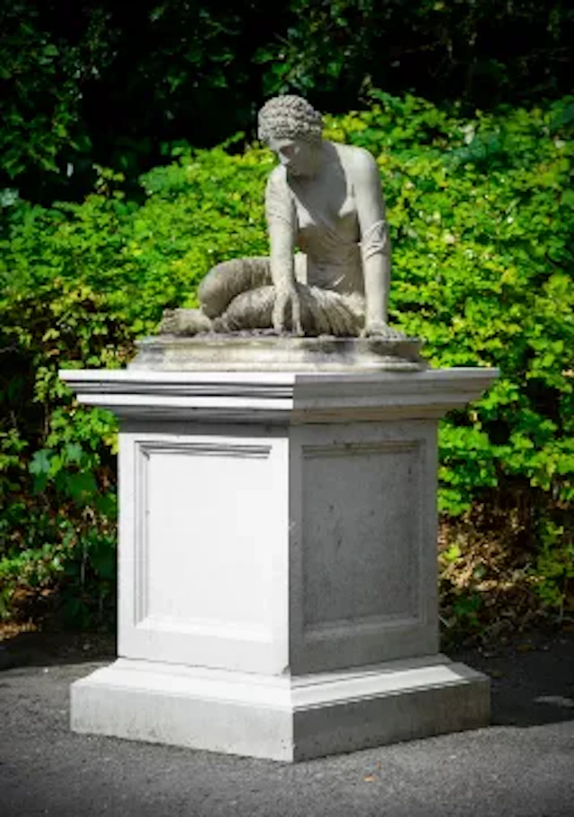 AFTER THE ANTIQUE, A COMPOSITION FIGURE OF THE YOUNG WOMAN PLAYING