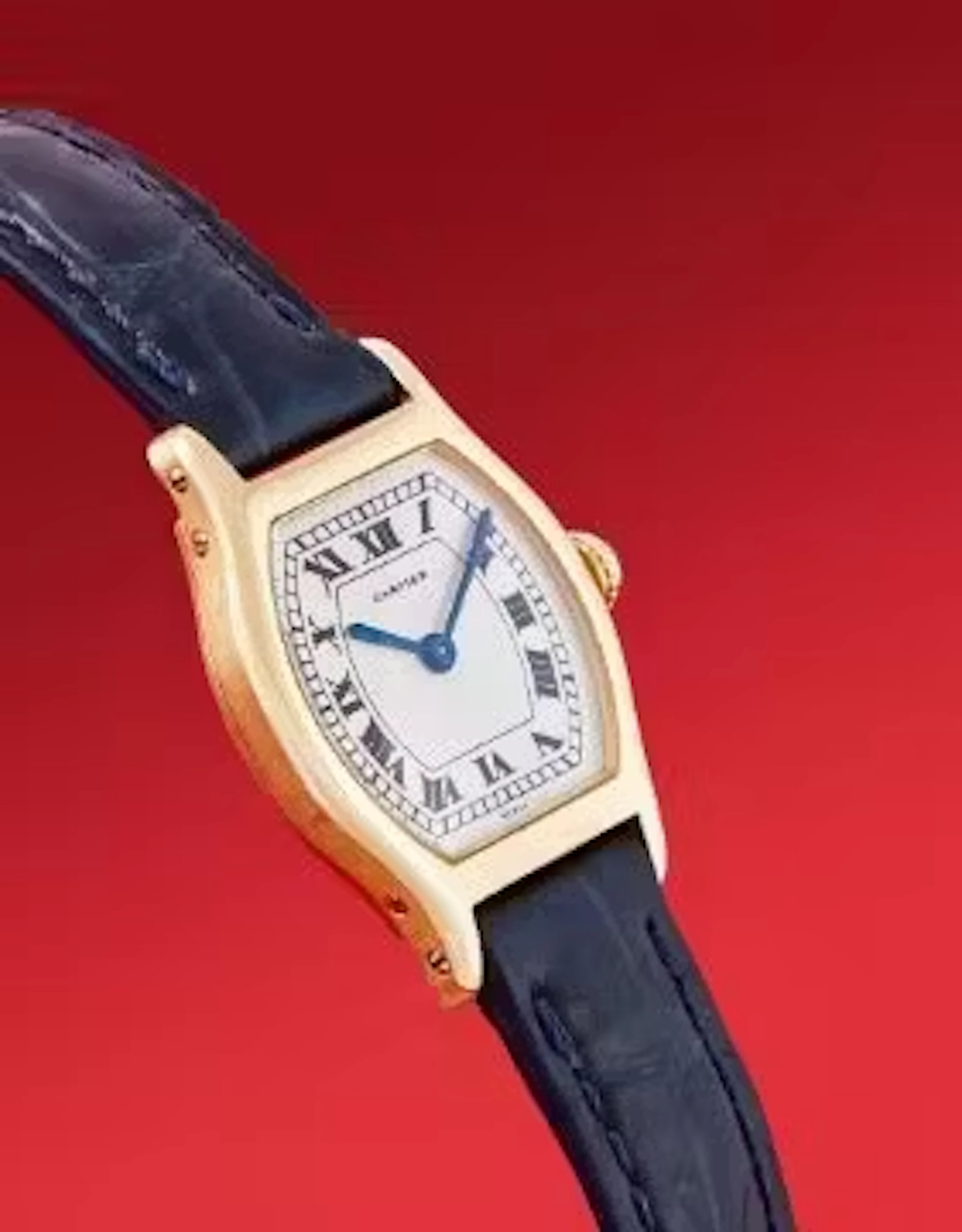 Y CARTIER, TORTUE, AN 18 CARAT GOLD WRISTWATCH