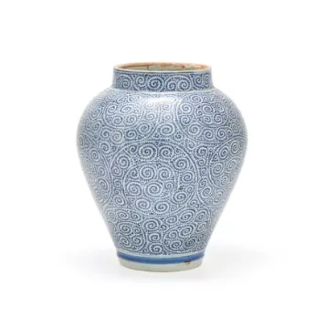 A Japanese blue and white Ko-Imari vase, Edo Period (early 18th century)