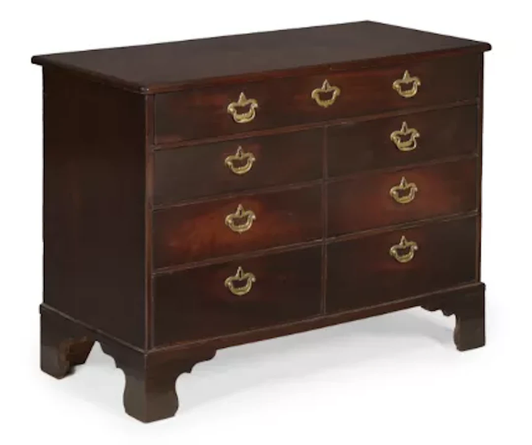 AN UNUSUAL GEORGE II MAHOGANY CHEST OF DRAWERS, CIRCA 1740