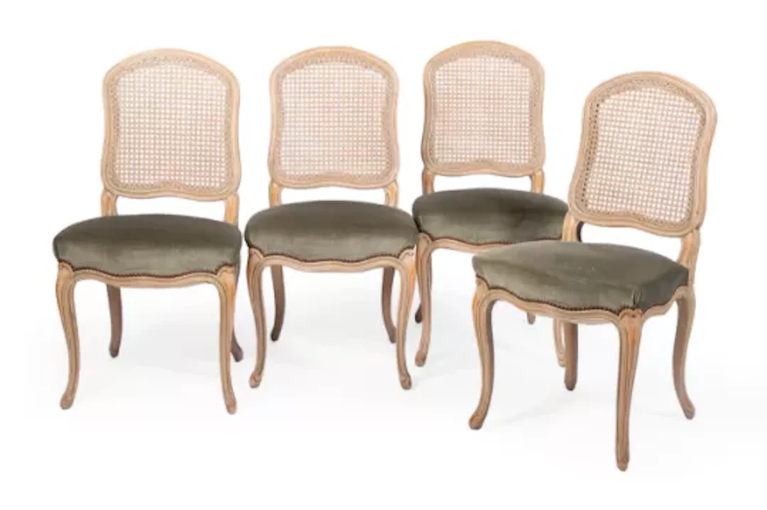 A SET OF FOUR LOUIS XV-STYLE, PAINTED BEECHWOOD SALON CHAIRS, MODERN