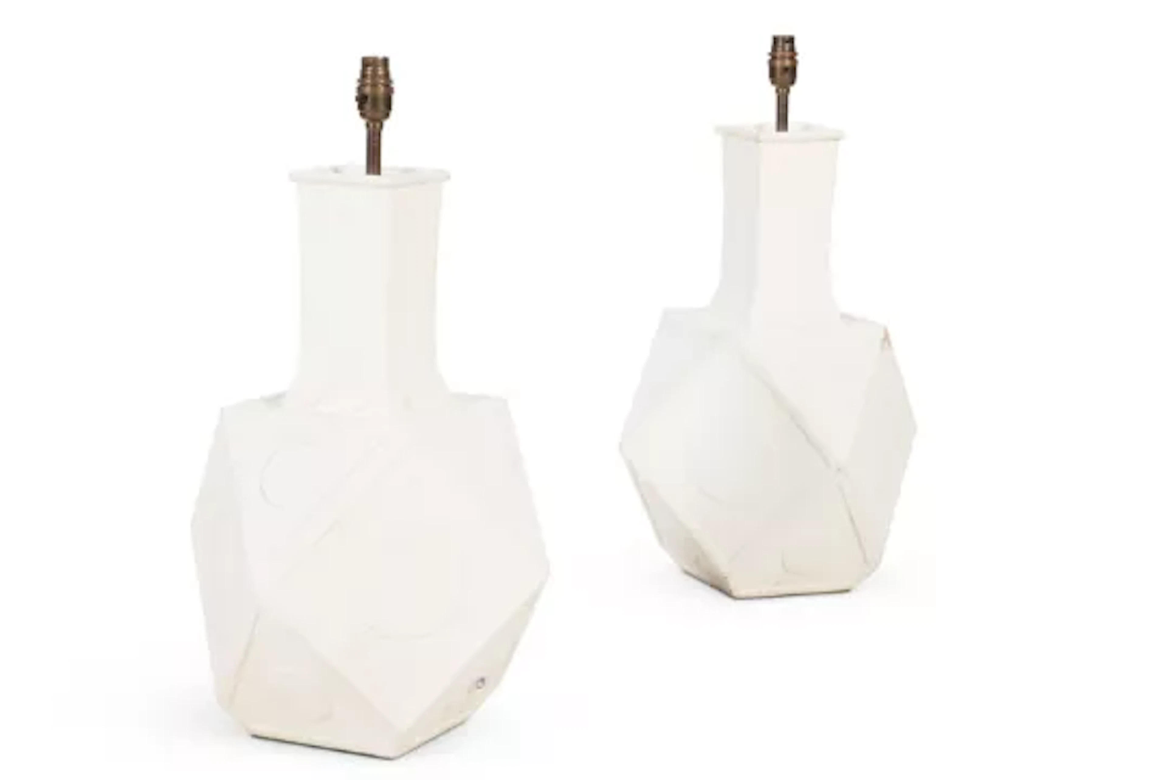 A PAIR OF WHITE PAINTED POLYGONAL TABLE LAMPS, BY ANDREW ALLFREE (B.1956)