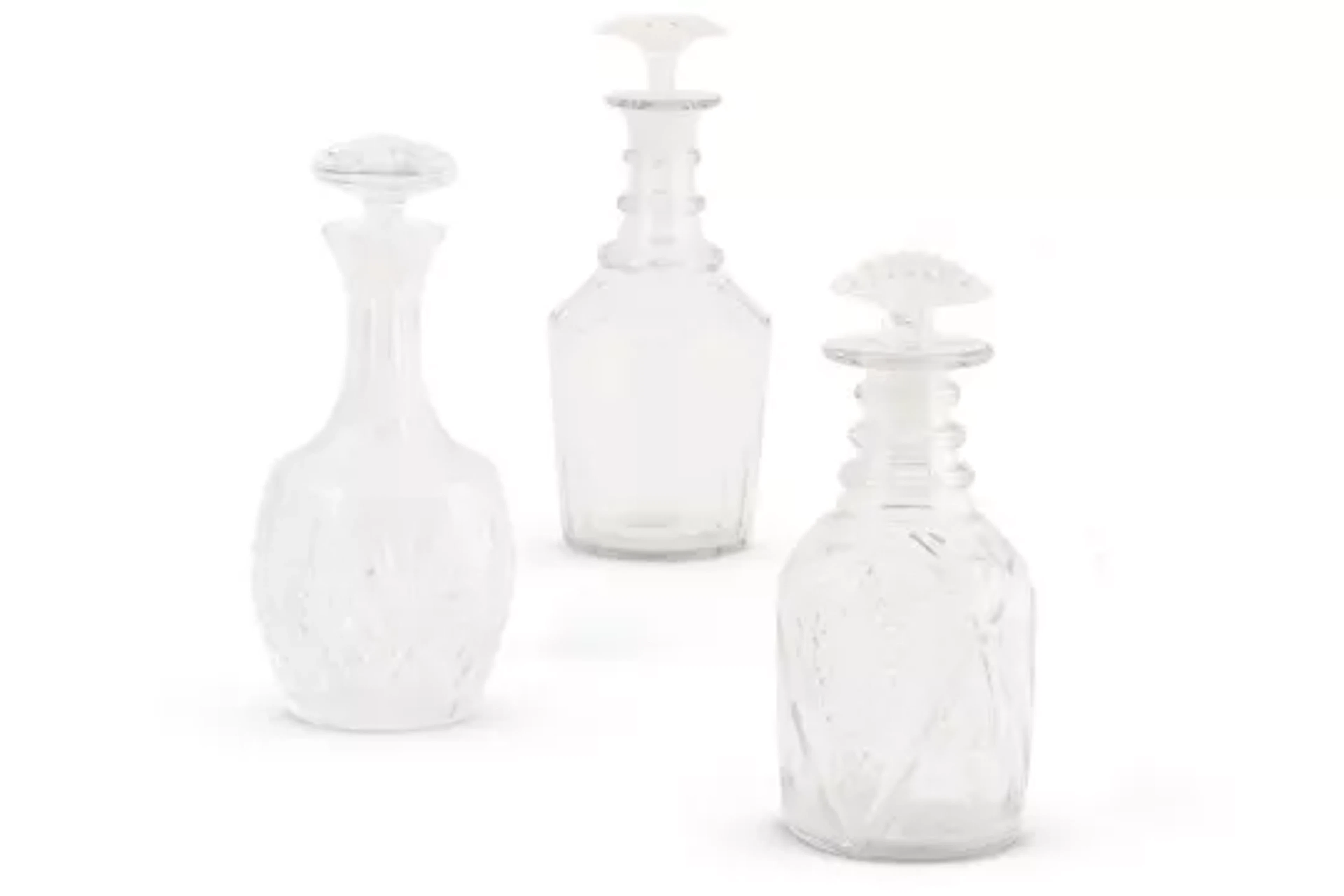 A MALLET-SHAPED MAGNUM DECANTER AND STOPPER, CIRCA 1840