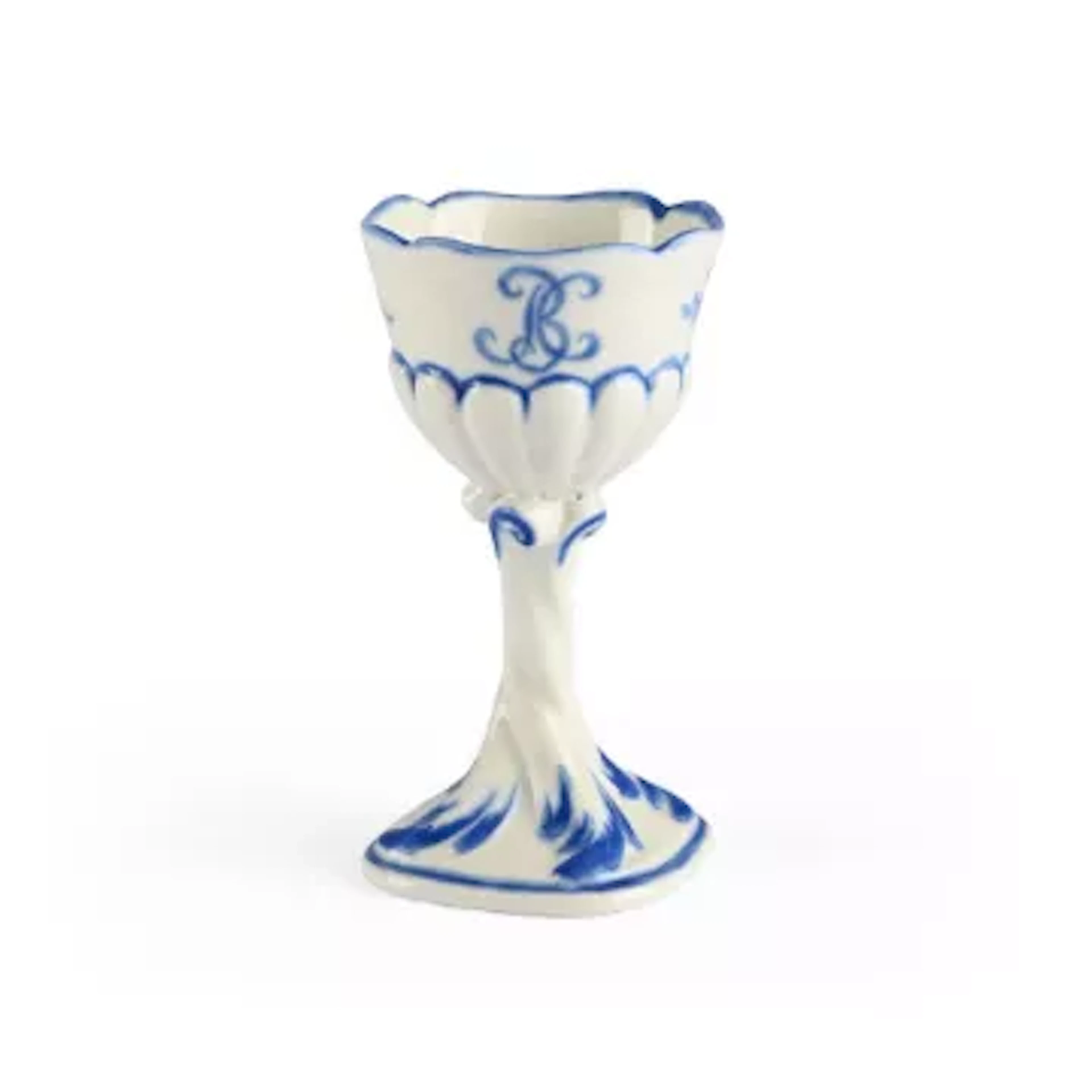 A CHANTILLY BLUE AND WHITE EGG CUP, SECOND QUARTER 18TH CENTURY