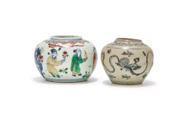 A small wucai jar painted with immortals, the base with six-character