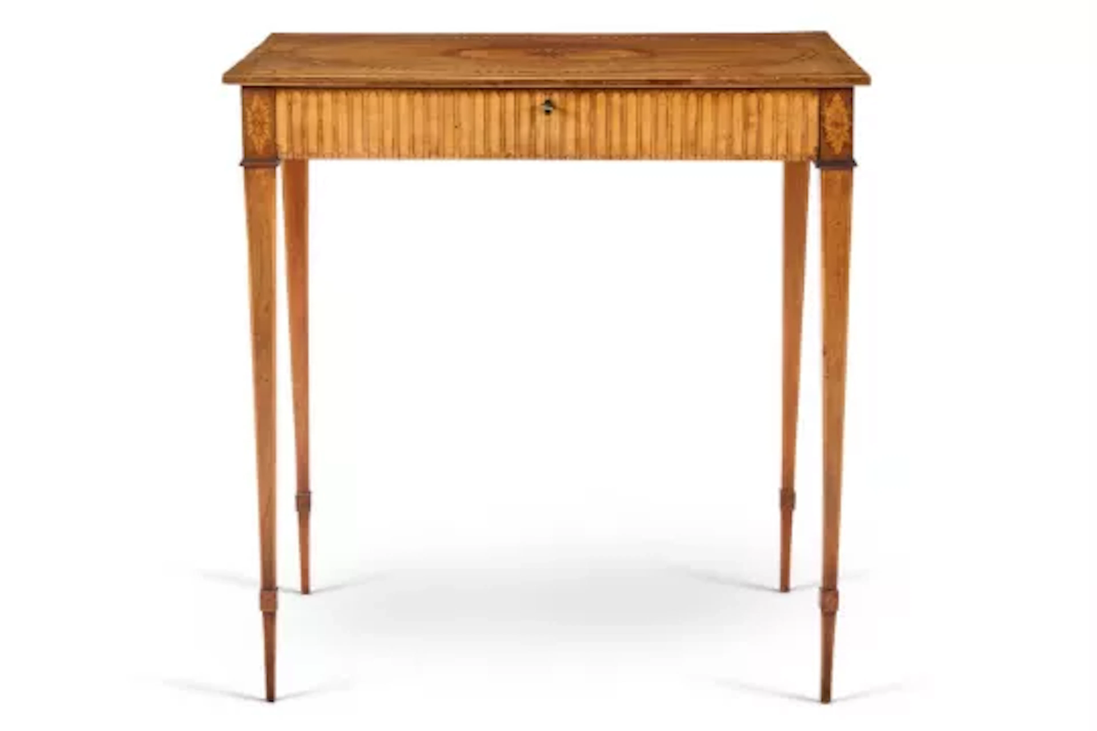 A GEORGE III MAHOGANY AND INDIAN ROSEWOOD CROSSBANDED CENTRE TABLE, CIRCA 1780