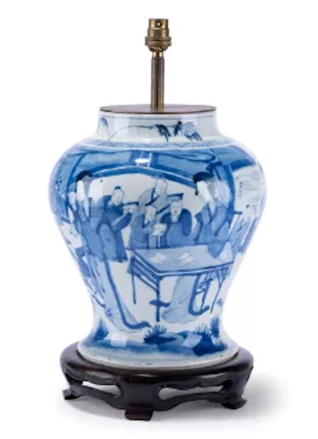 A Chinese porcelain blue and white vase, Kangxi (1662-1722)