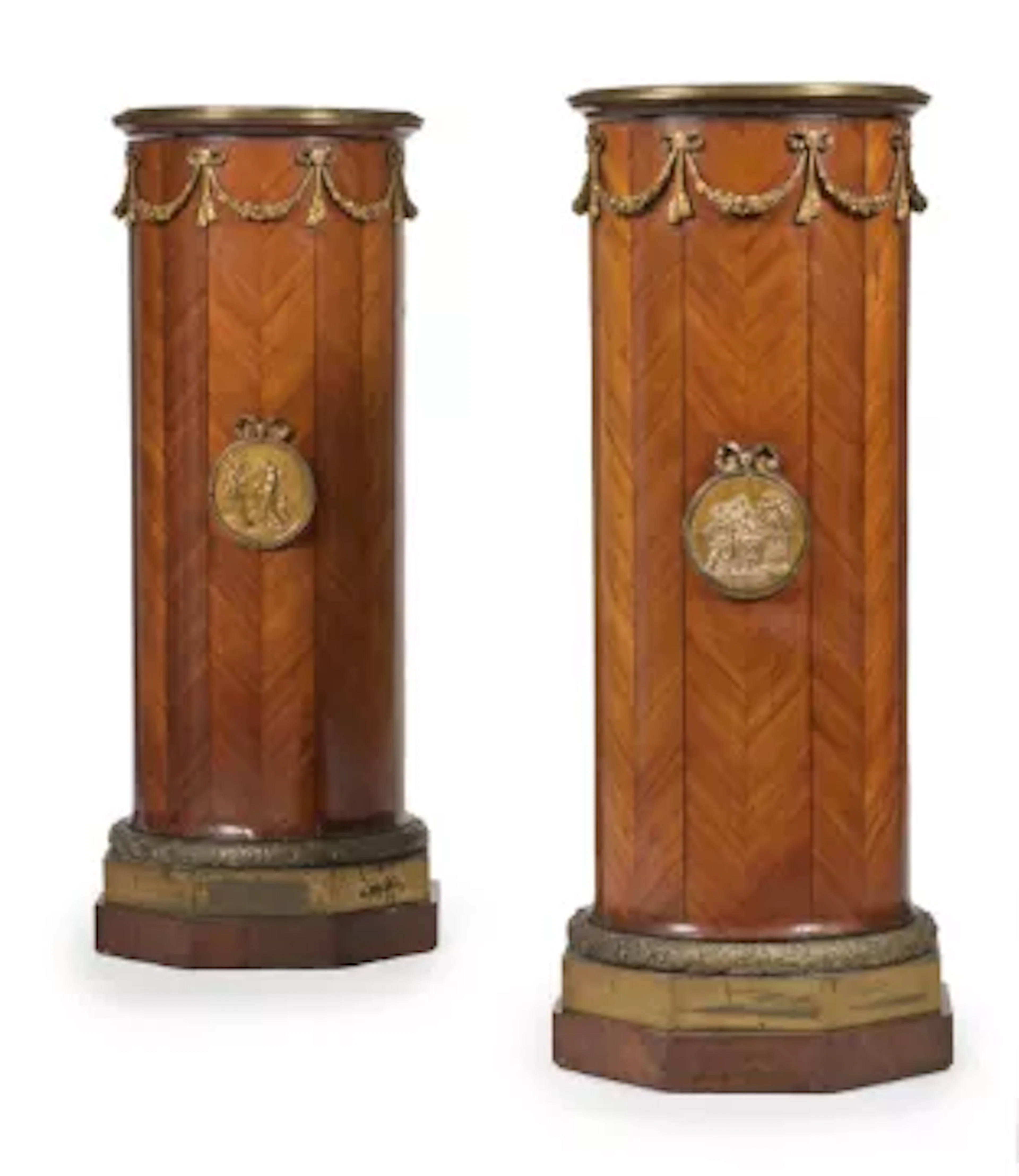 Y A PAIR OF FRENCH TULIPWOOD AND ORMOLU MOUNTED CYLINDRICAL PEDESTALS
